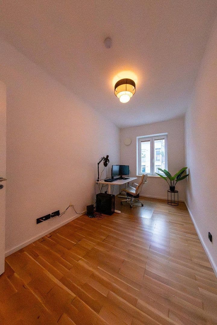 Predaj bytu 4-izbový 105 m², Sterndamm 66 E, Berlin-Johannisstal, Berlín Predaj bytu 4-izbový 105 m², Sterndamm 66 E, Berlin-Johannisstal, Berlín
