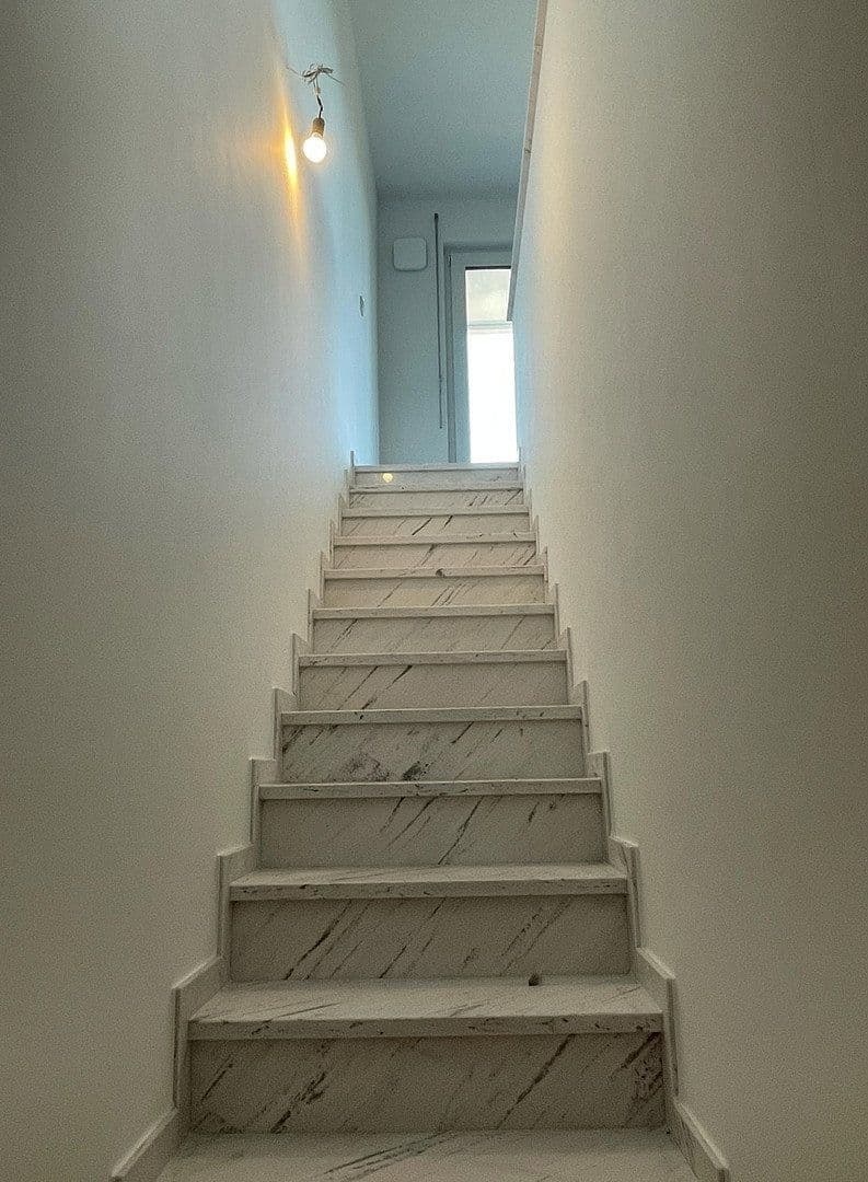 Prenájom bytu 4-izbový 144 m², Carl-Schultis-Straße 3, Frankfurt am Main, Hesensko Prenájom bytu 4-izbový 144 m², Carl-Schultis-Straße 3, Frankfurt am Main, Hesensko