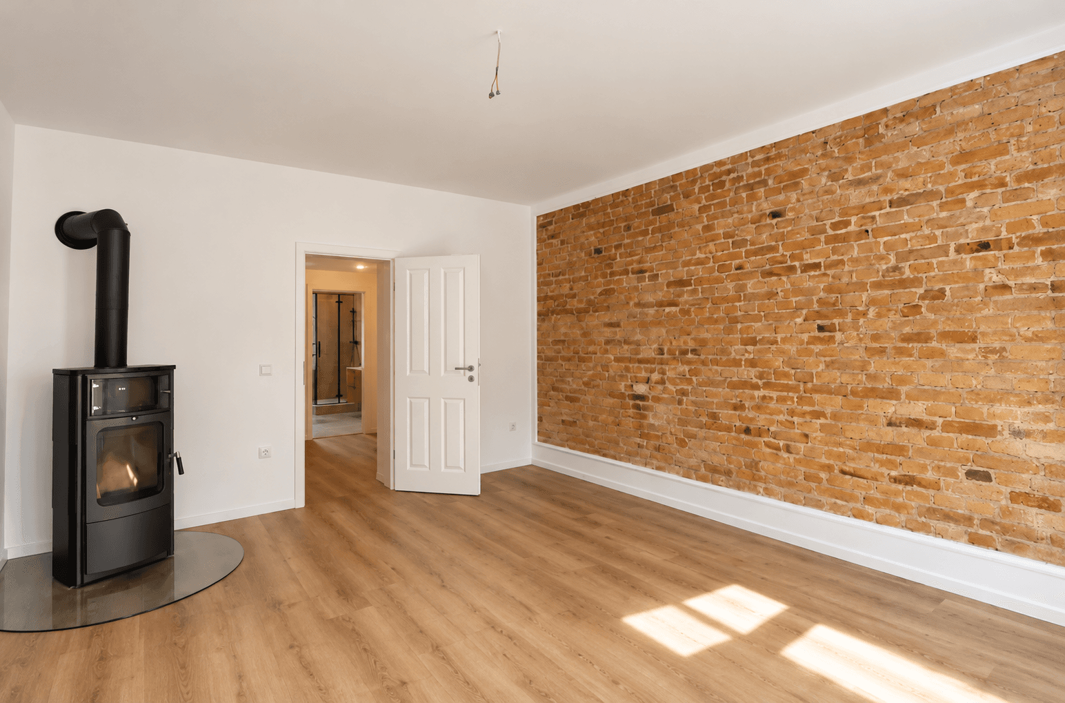 Prenájom bytu 3-izbový 69 m², Berlin, Berlín Prenájom bytu 3-izbový 69 m², Berlin, Berlín