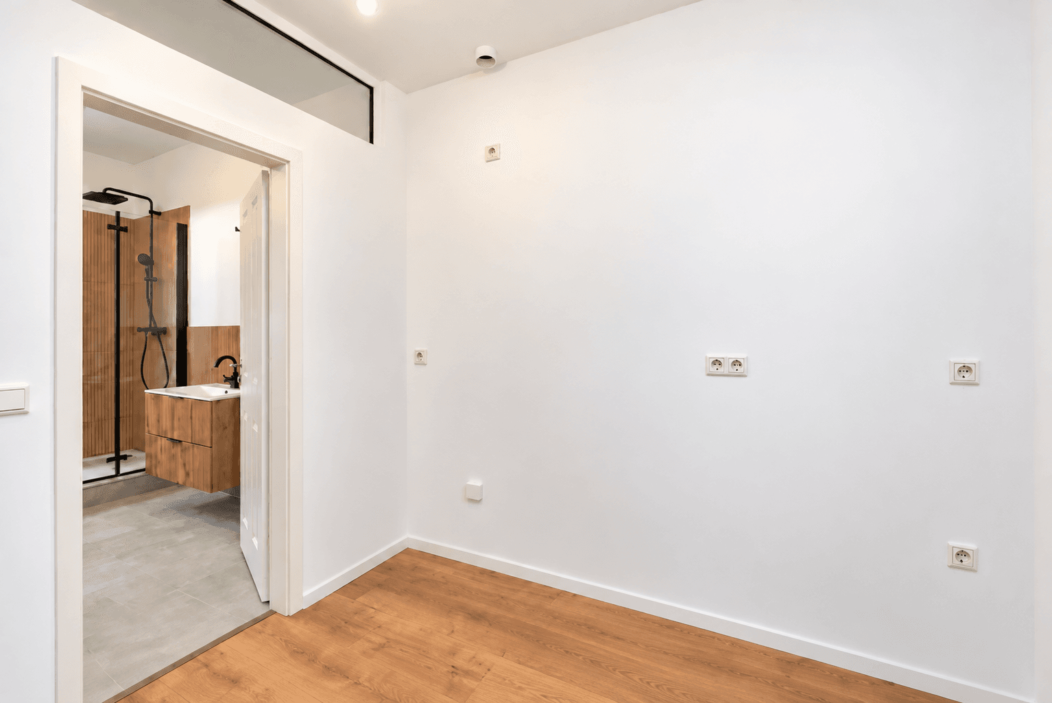 Prenájom bytu 3-izbový 69 m², Berlin, Berlín Prenájom bytu 3-izbový 69 m², Berlin, Berlín