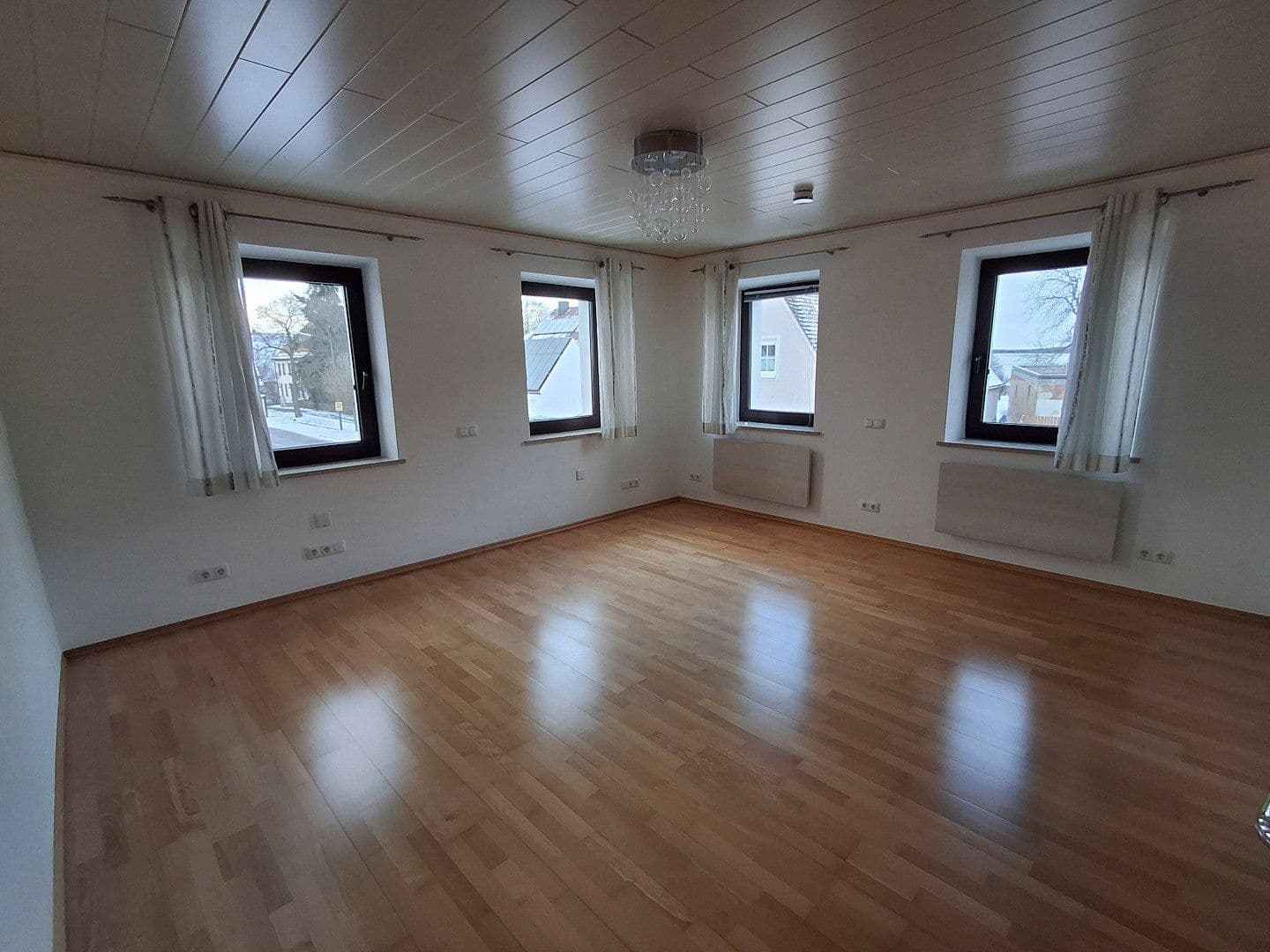Predaj domu 159 m², pozemok 300 m², Dorfstr. 52, Haundorf, Bavorsko Predaj domu 159 m², pozemok 300 m², Dorfstr. 52, Haundorf, Bavorsko
