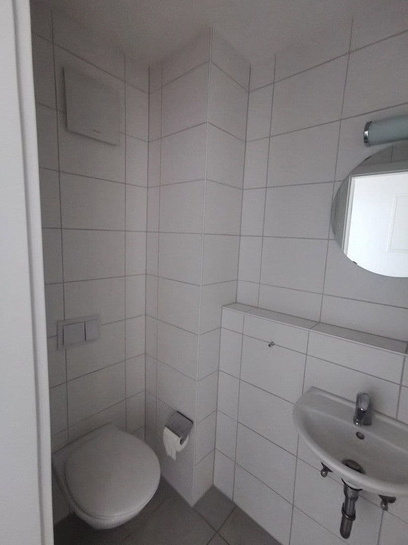 Prenájom bytu 3-izbový 92 m², Heidelberg, Bádensko-Wurttembersko Prenájom bytu 3-izbový 92 m², Heidelberg, Bádensko-Wurttembersko