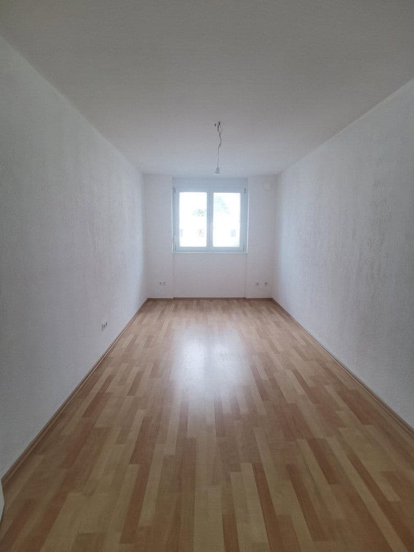 Prenájom bytu 3-izbový 92 m², Heidelberg, Bádensko-Wurttembersko Prenájom bytu 3-izbový 92 m², Heidelberg, Bádensko-Wurttembersko