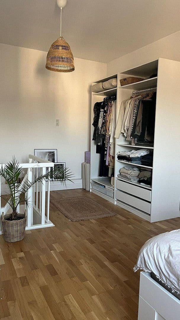 Prenájom bytu 2-izbový 60 m², Liliencronstr. 7, Düsseldorf, Severné Porýnie - Westfálsko Prenájom bytu 2-izbový 60 m², Liliencronstr. 7, Düsseldorf, Severné Porýnie - Westfálsko