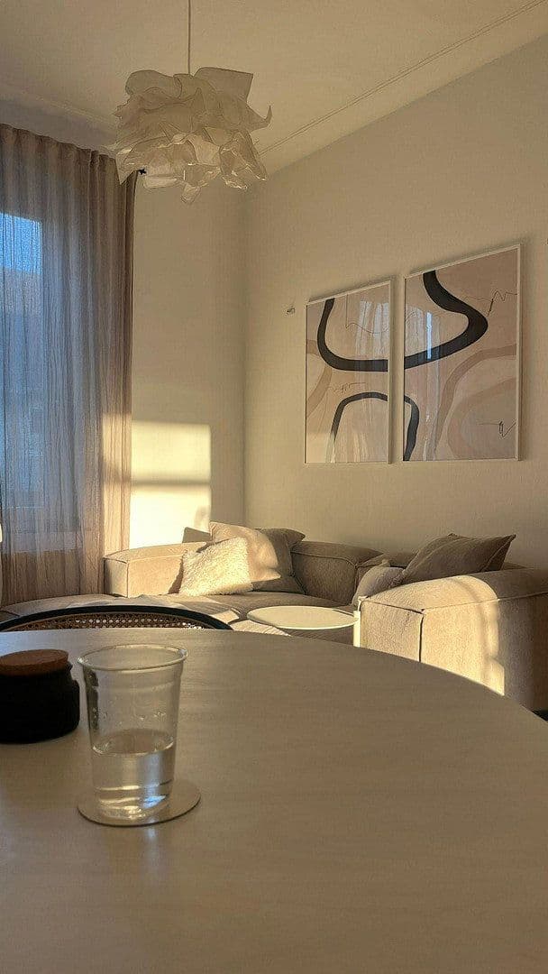 Prenájom bytu 2-izbový 60 m², Liliencronstr. 7, Düsseldorf, Severné Porýnie - Westfálsko Prenájom bytu 2-izbový 60 m², Liliencronstr. 7, Düsseldorf, Severné Porýnie - Westfálsko