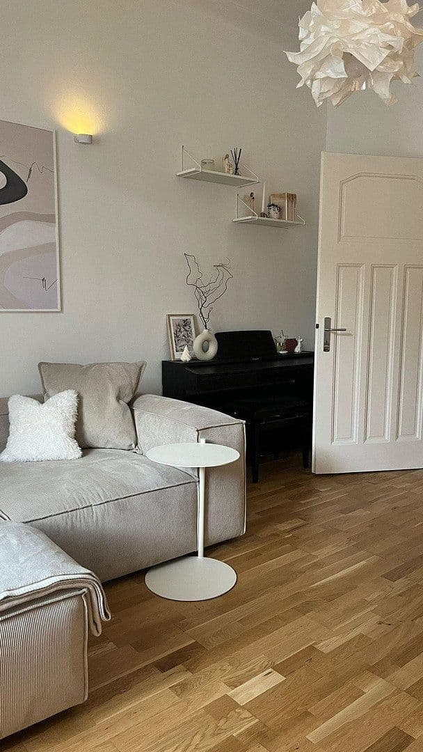 Prenájom bytu 2-izbový 60 m², Liliencronstr. 7, Düsseldorf, Severné Porýnie - Westfálsko Prenájom bytu 2-izbový 60 m², Liliencronstr. 7, Düsseldorf, Severné Porýnie - Westfálsko