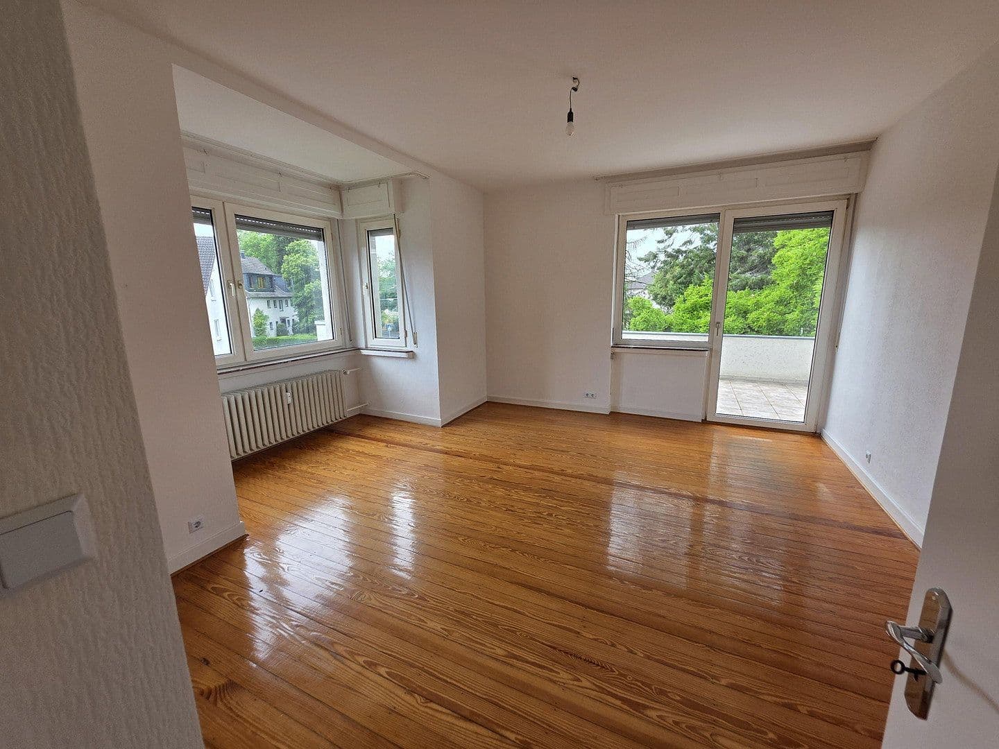 Prenájom bytu 2-izbový 70 m², Bahnhofstraße 31, Bonn, Severné Porýnie - Westfálsko Prenájom bytu 2-izbový 70 m², Bahnhofstraße 31, Bonn, Severné Porýnie - Westfálsko