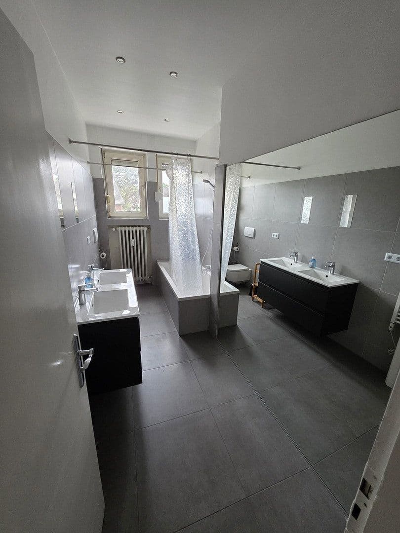 Prenájom bytu 2-izbový 70 m², Bahnhofstraße 31, Bonn, Severné Porýnie - Westfálsko Prenájom bytu 2-izbový 70 m², Bahnhofstraße 31, Bonn, Severné Porýnie - Westfálsko