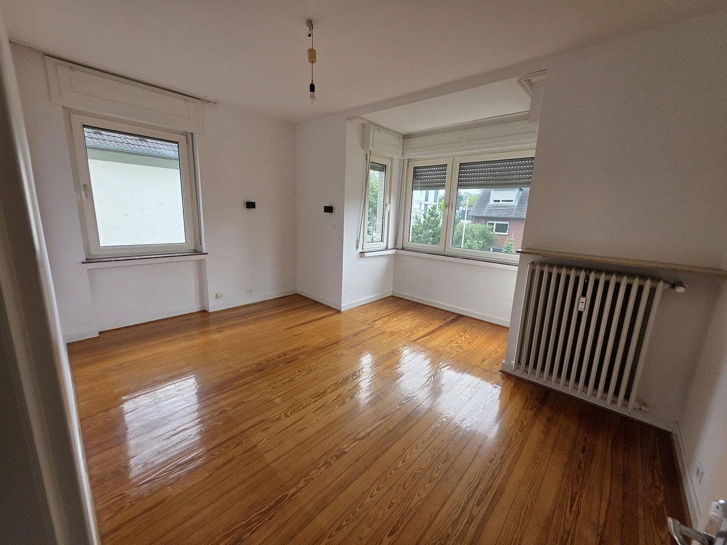 Prenájom bytu 2-izbový 70 m², Bahnhofstraße 31, Bonn, Severné Porýnie - Westfálsko Prenájom bytu 2-izbový 70 m², Bahnhofstraße 31, Bonn, Severné Porýnie - Westfálsko