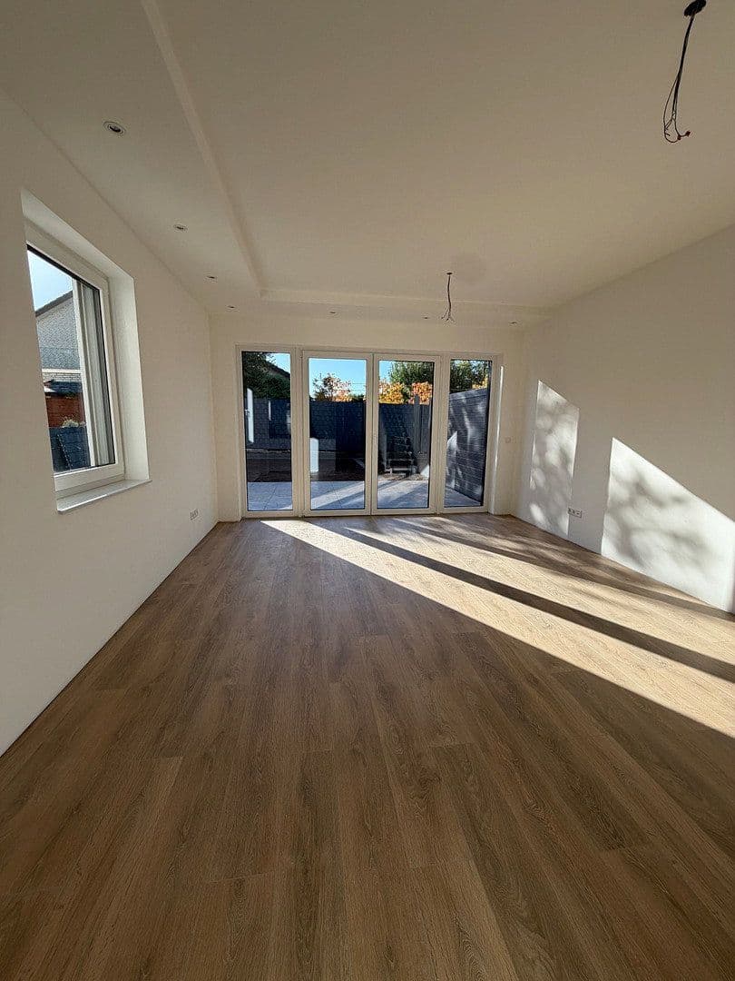 Prenájom domu 134 m², pozemok 240 m², Salzkotten, Severné Porýnie - Westfálsko Prenájom domu 134 m², pozemok 240 m², Salzkotten, Severné Porýnie - Westfálsko