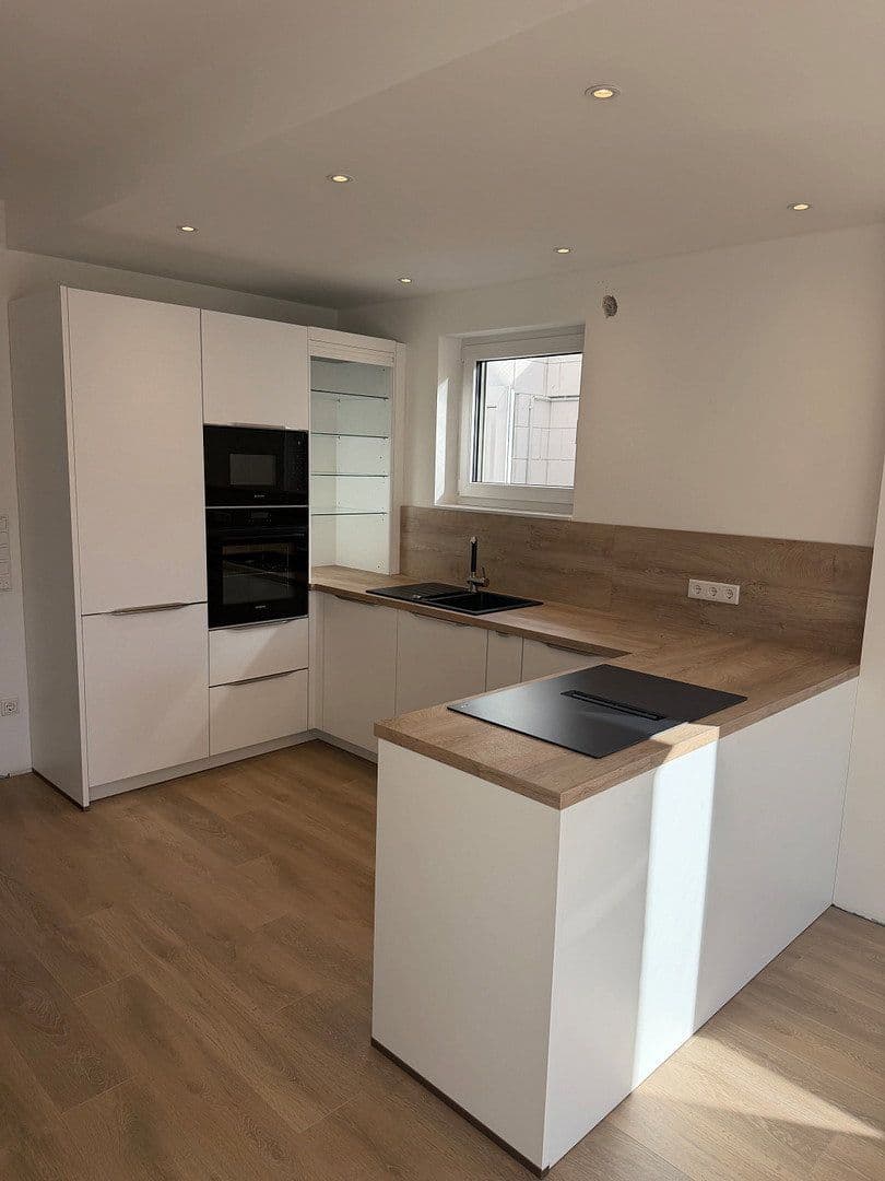 Prenájom domu 134 m², pozemok 240 m², Salzkotten, Severné Porýnie - Westfálsko Prenájom domu 134 m², pozemok 240 m², Salzkotten, Severné Porýnie - Westfálsko