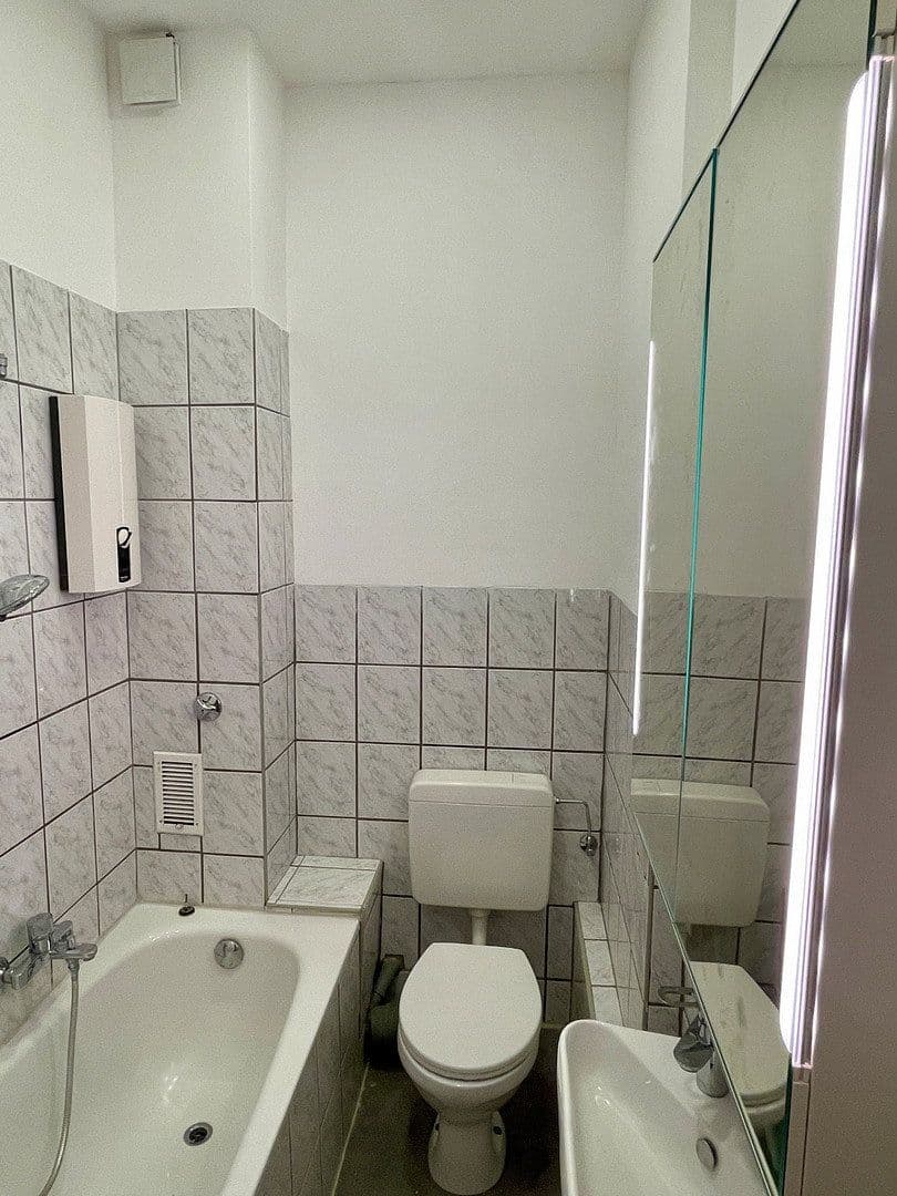 Prenájom bytu 3-izbový 71 m², Brückenstraße 21, Solingen, Severné Porýnie - Westfálsko Prenájom bytu 3-izbový 71 m², Brückenstraße 21, Solingen, Severné Porýnie - Westfálsko