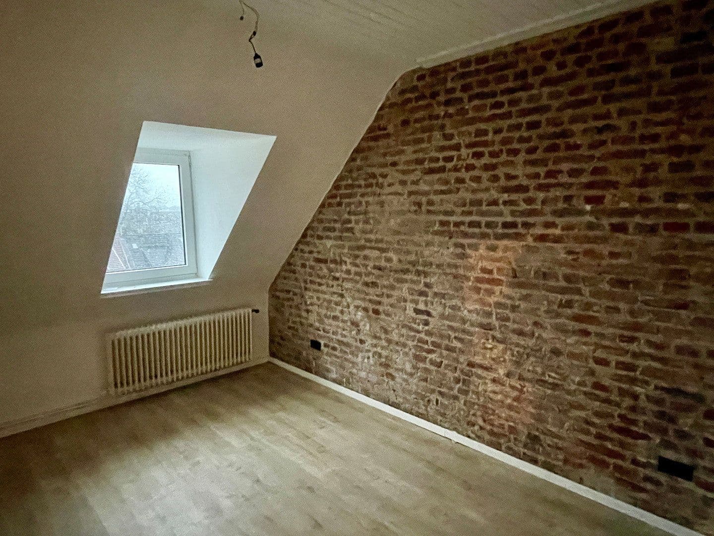 Prenájom bytu 3-izbový 71 m², Brückenstraße 21, Solingen, Severné Porýnie - Westfálsko Prenájom bytu 3-izbový 71 m², Brückenstraße 21, Solingen, Severné Porýnie - Westfálsko