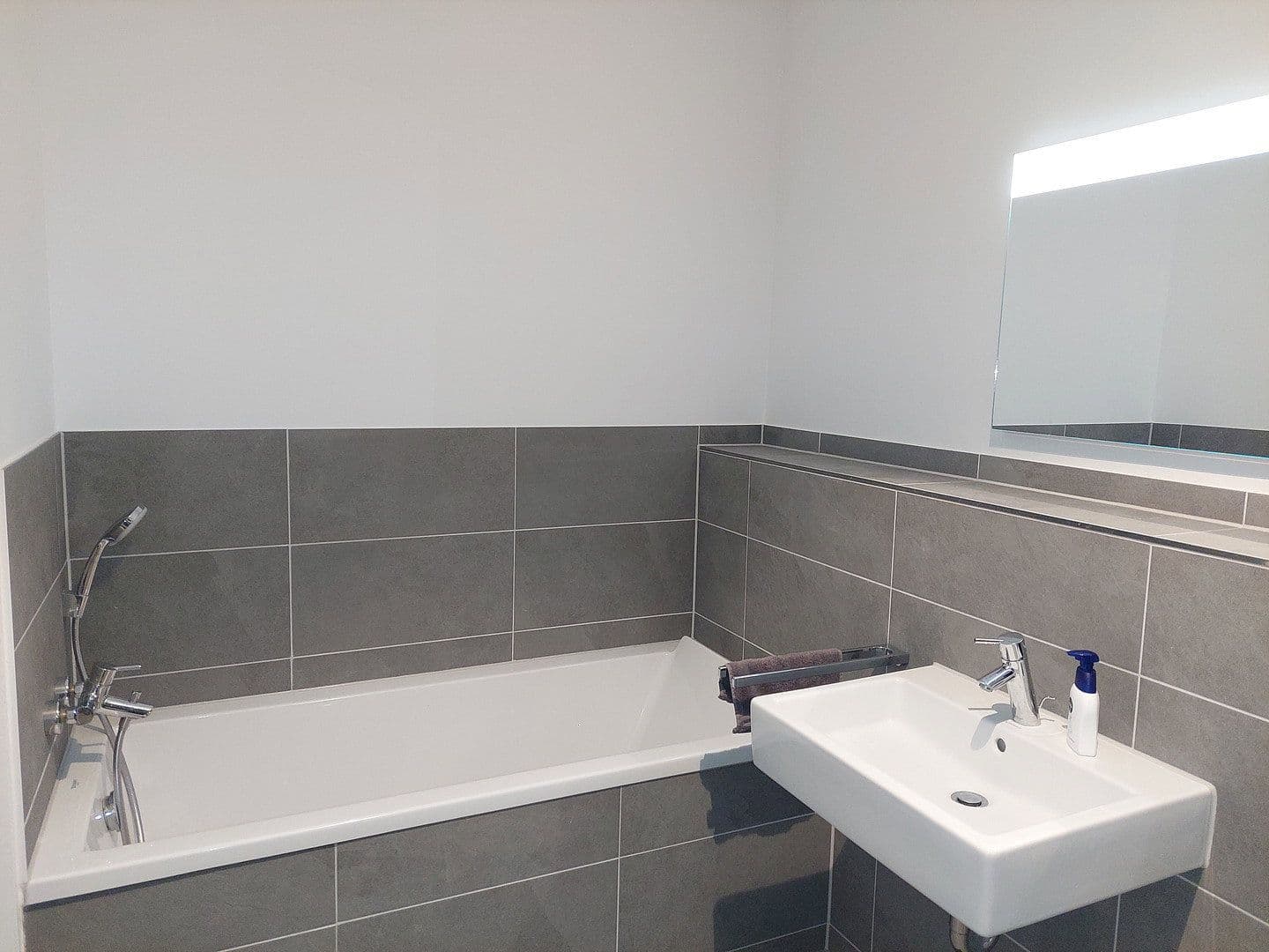 Prenájom bytu 3-izbový 76 m², Ella-Bergmann-Michel-Strasse 1, Frankfurt am Main, Hesensko Prenájom bytu 3-izbový 76 m², Ella-Bergmann-Michel-Strasse 1, Frankfurt am Main, Hesensko