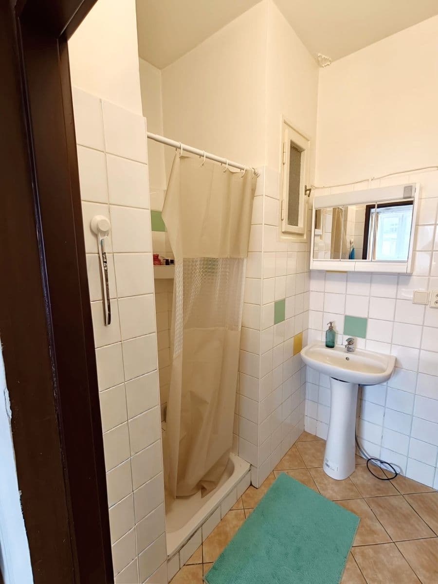 Prenájom bytu 1-izbový 40 m², V Horkách, Praha, Praha Prenájom bytu 1-izbový 40 m², V Horkách, Praha, Praha