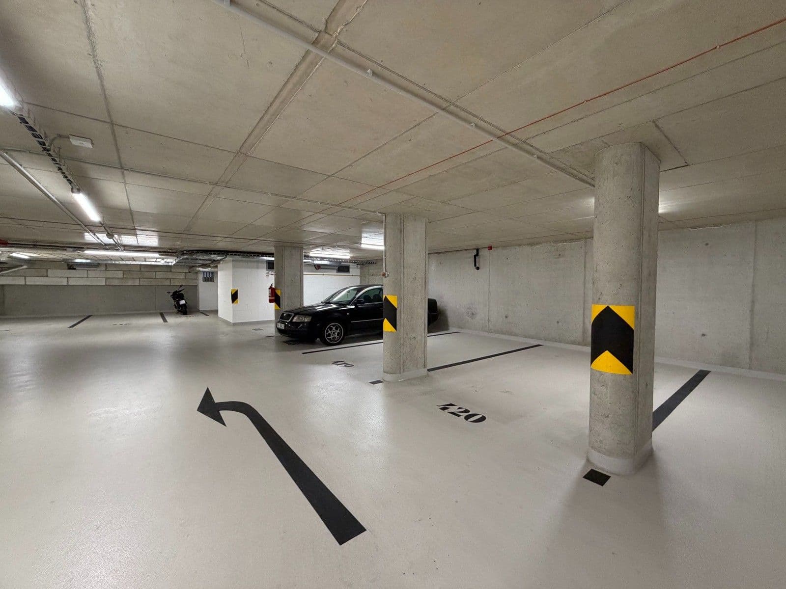 Prenájom garáže 13 m², Československého exilu, Praha, Praha Prenájom garáže 13 m², Československého exilu, Praha, Praha