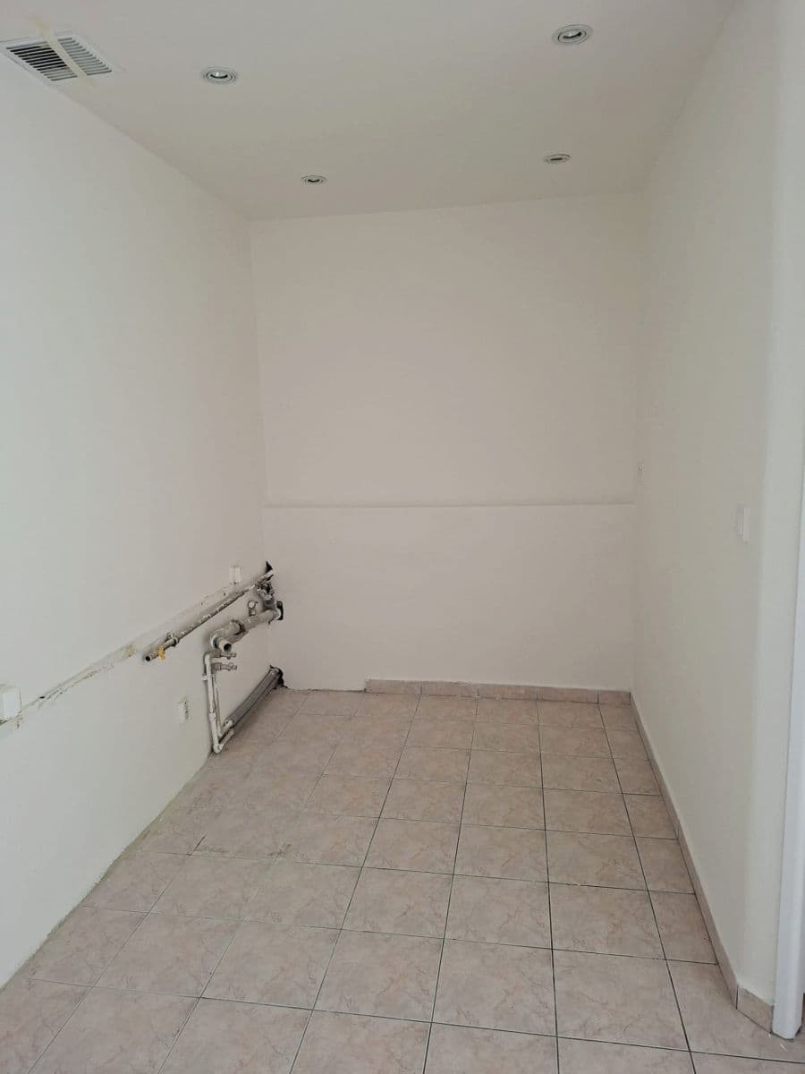 Predaj bytu 2-izbový 62 m², Bernolákova, Banská Bystrica, Banskobystrický kraj Predaj bytu 2-izbový 62 m², Bernolákova, Banská Bystrica, Banskobystrický kraj