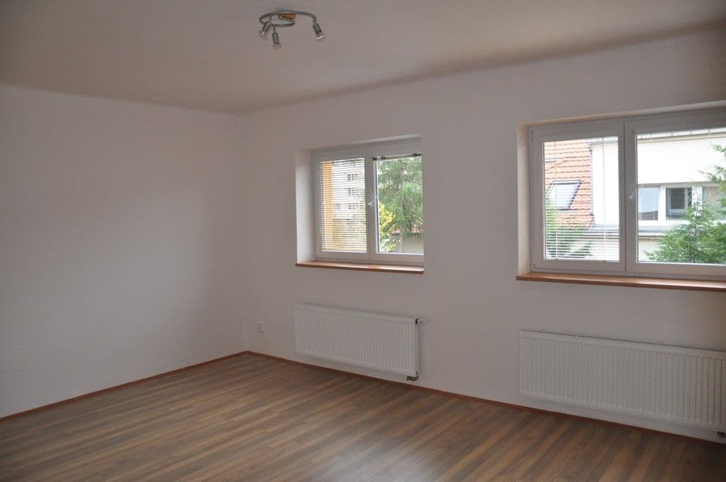 Prenájom bytu 2-izbový 75 m², Martinovská, Praha, Praha Prenájom bytu 2-izbový 75 m², Martinovská, Praha, Praha