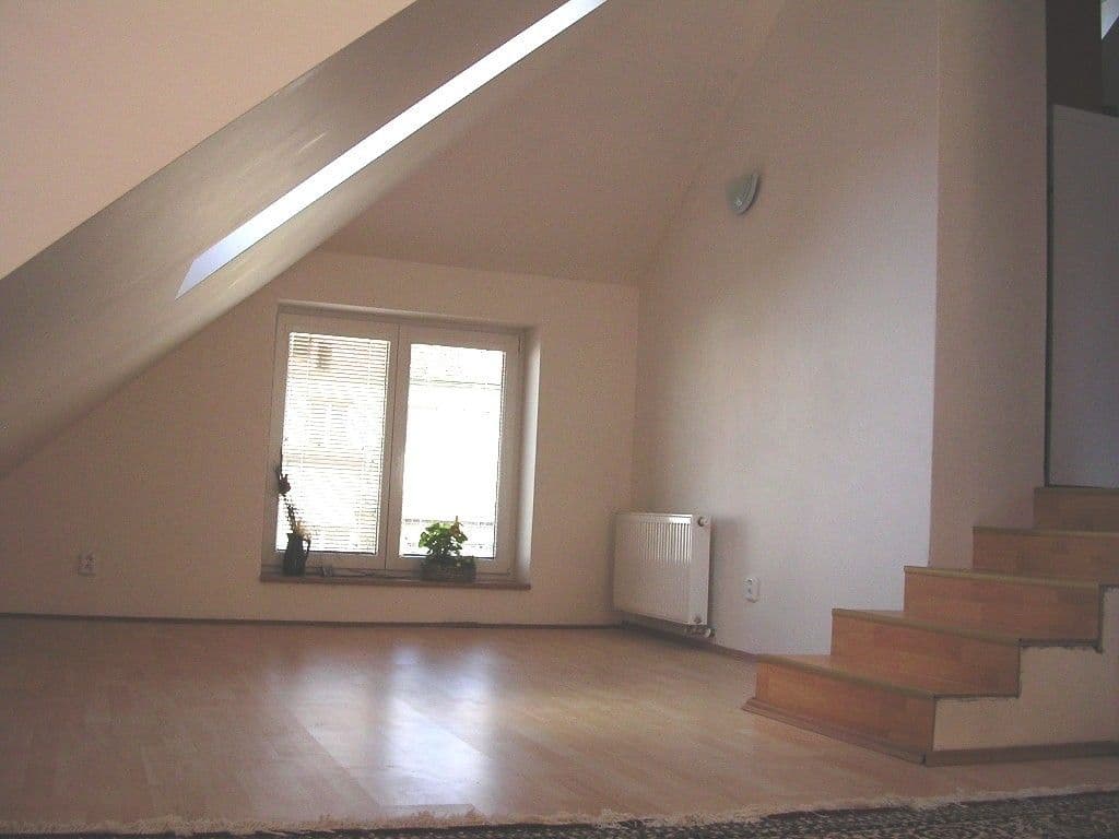 Prenájom bytu 2-izbový 75 m², Martinovská, Praha, Praha Prenájom bytu 2-izbový 75 m², Martinovská, Praha, Praha