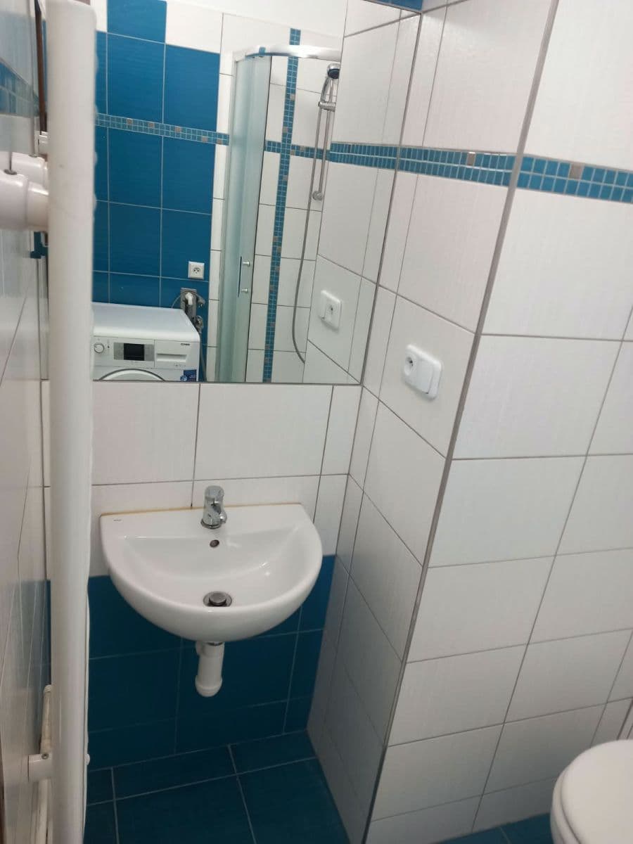 Prenájom bytu 2-izbový 36 m², Husovo náměstí, Praha, Praha Prenájom bytu 2-izbový 36 m², Husovo náměstí, Praha, Praha