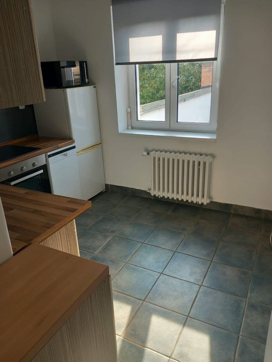 Prenájom bytu 2-izbový 36 m², Husovo náměstí, Praha, Praha Prenájom bytu 2-izbový 36 m², Husovo náměstí, Praha, Praha
