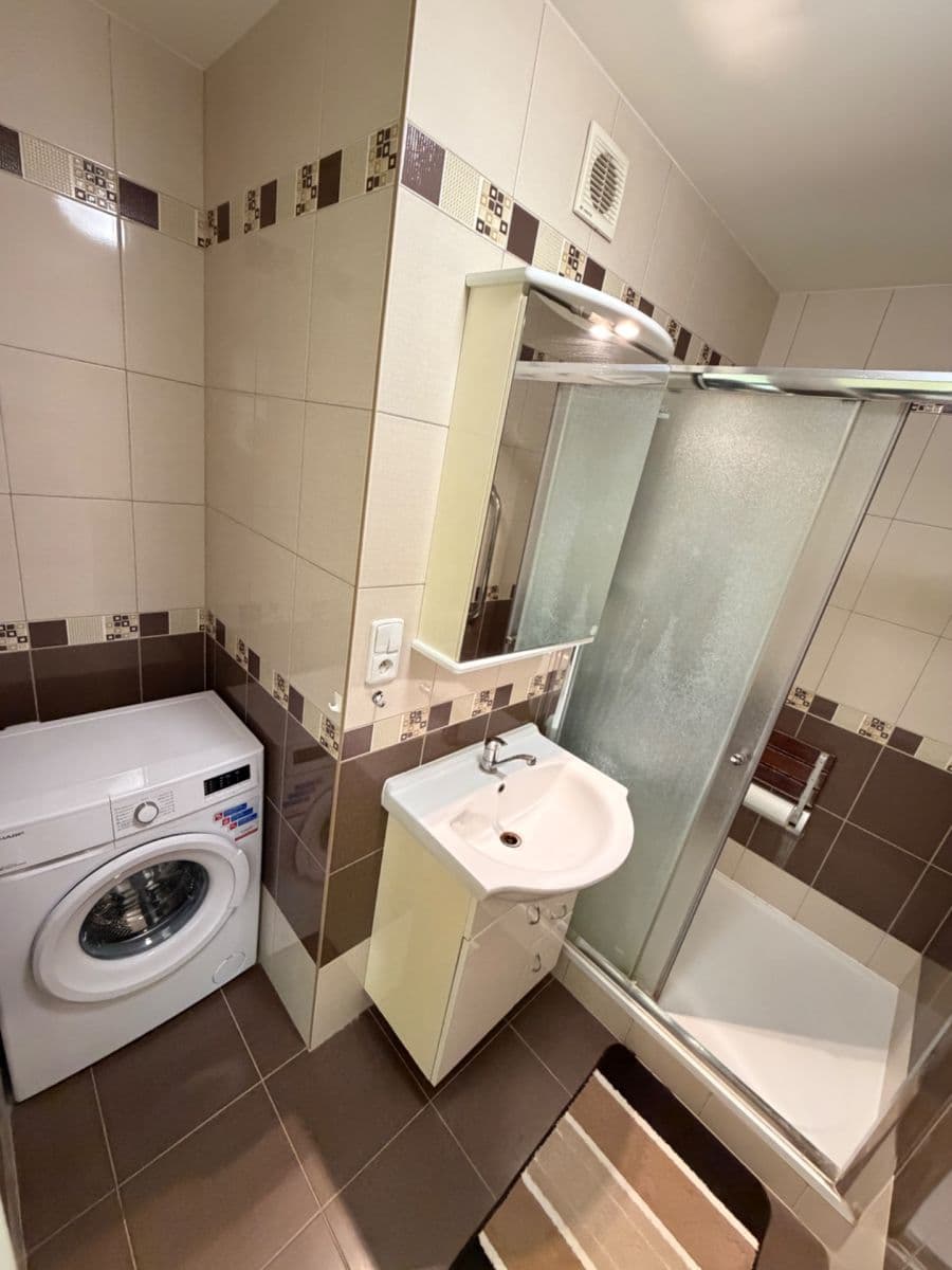 Predaj bytu 2-izbový 54 m², Masarykovo nám., Hustopeče, Jihomoravský kraj Predaj bytu 2-izbový 54 m², Masarykovo nám., Hustopeče, Jihomoravský kraj