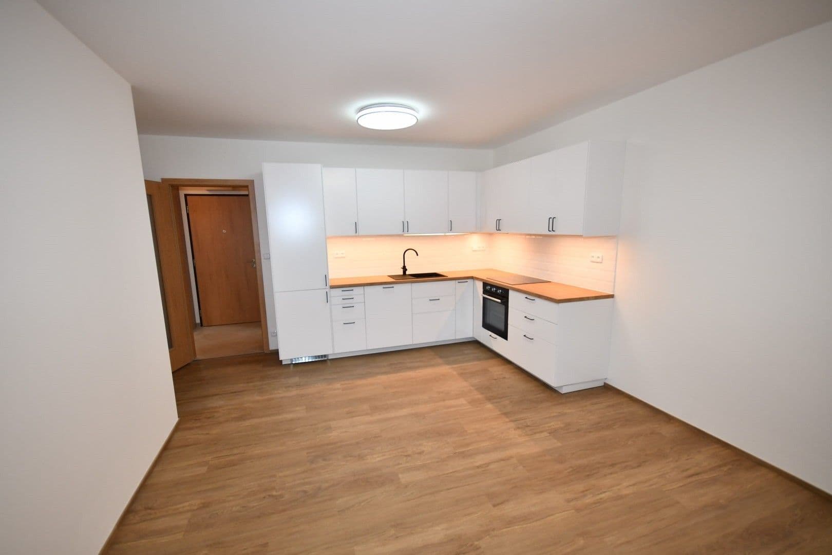 Prenájom bytu 2-izbový 58 m², Gollové, Praha, Praha Prenájom bytu 2-izbový 58 m², Gollové, Praha, Praha
