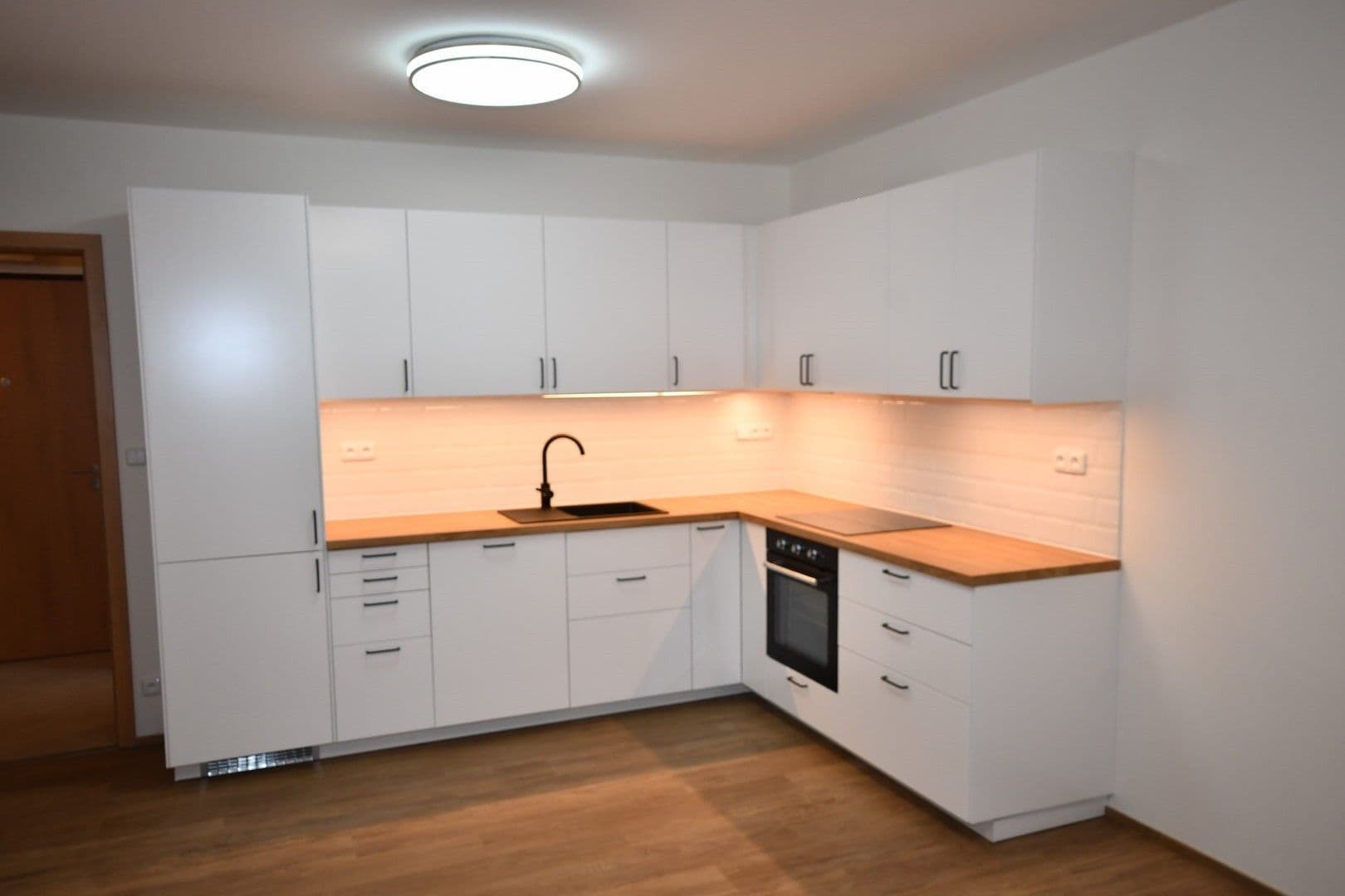 Prenájom bytu 2-izbový 58 m², Gollové, Praha, Praha Prenájom bytu 2-izbový 58 m², Gollové, Praha, Praha