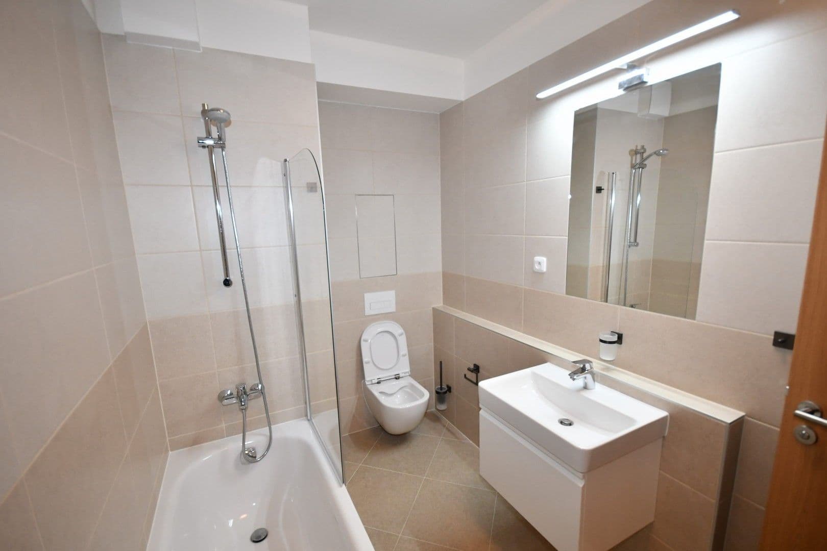Prenájom bytu 2-izbový 58 m², Gollové, Praha, Praha Prenájom bytu 2-izbový 58 m², Gollové, Praha, Praha