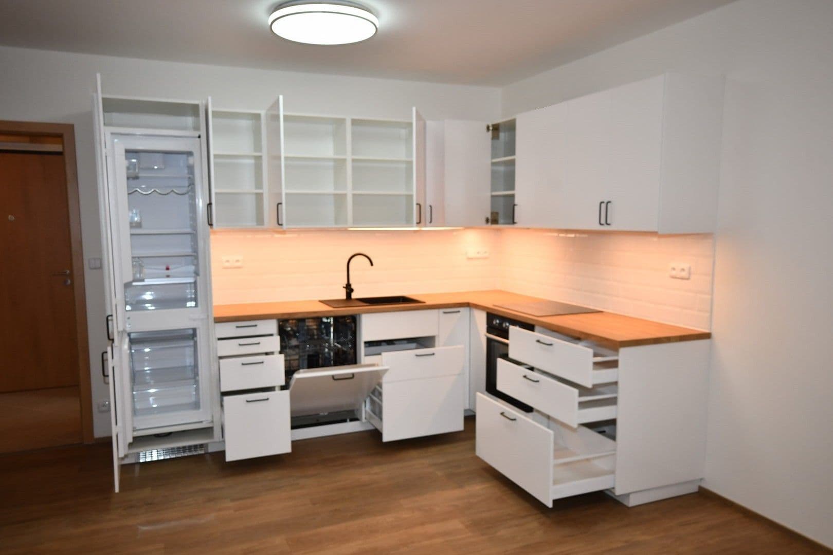 Prenájom bytu 2-izbový 58 m², Gollové, Praha, Praha Prenájom bytu 2-izbový 58 m², Gollové, Praha, Praha