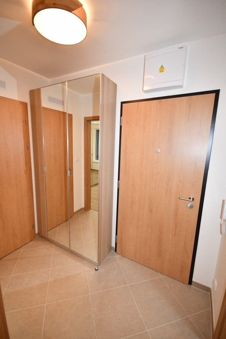Prenájom bytu 2-izbový 58 m², Gollové, Praha, Praha Prenájom bytu 2-izbový 58 m², Gollové, Praha, Praha