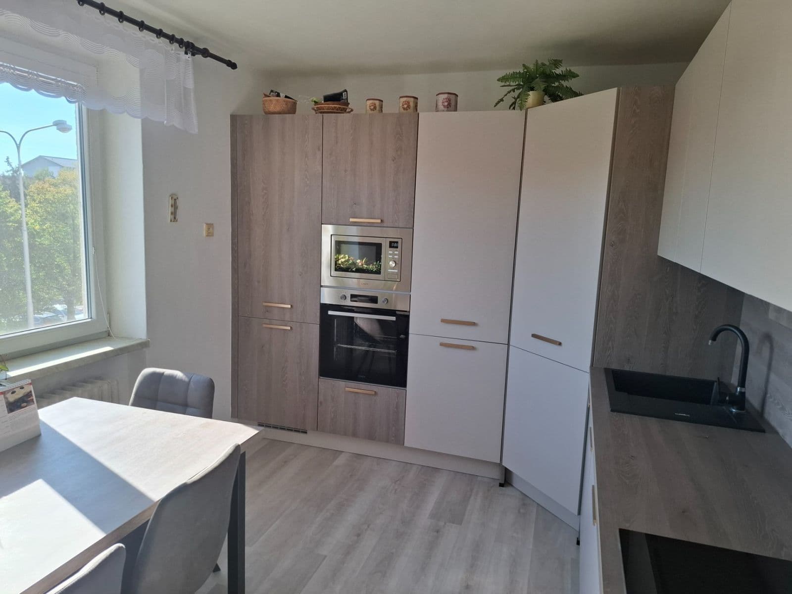 Predaj bytu 2-izbový 62 m², Ladova, Olomouc, Olomoucký kraj Predaj bytu 2-izbový 62 m², Ladova, Olomouc, Olomoucký kraj