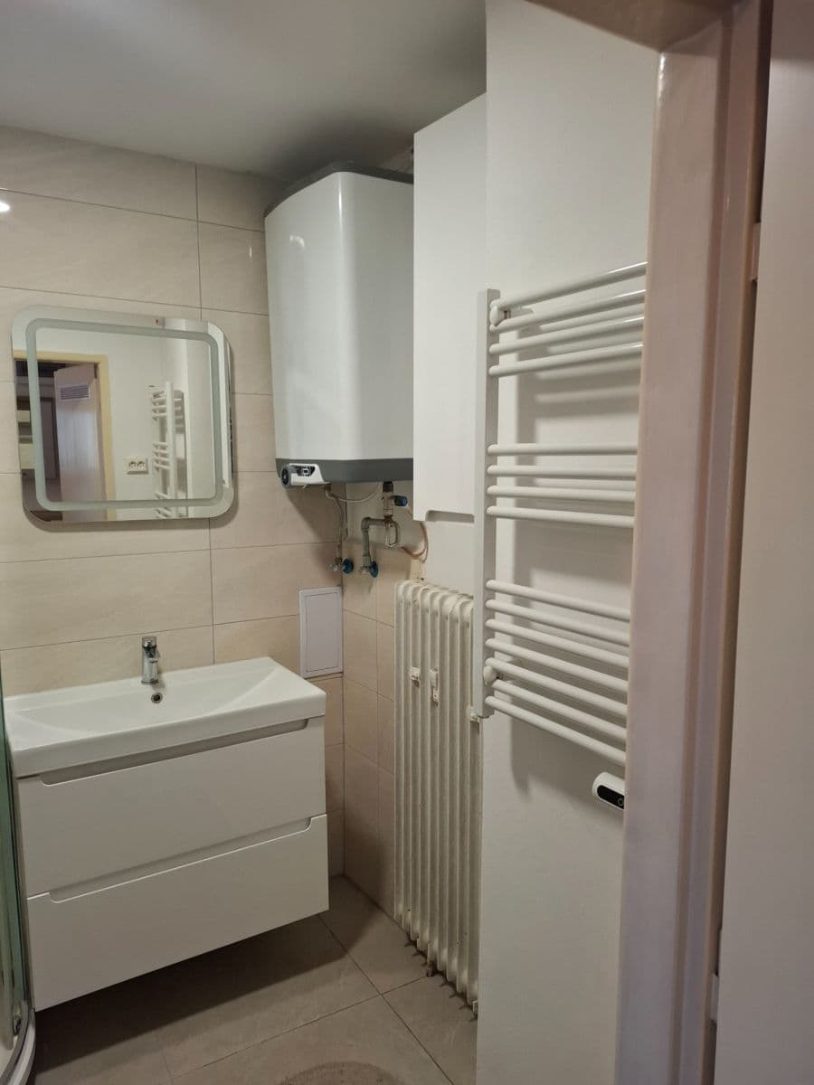 Predaj bytu 2-izbový 62 m², Ladova, Olomouc, Olomoucký kraj Predaj bytu 2-izbový 62 m², Ladova, Olomouc, Olomoucký kraj