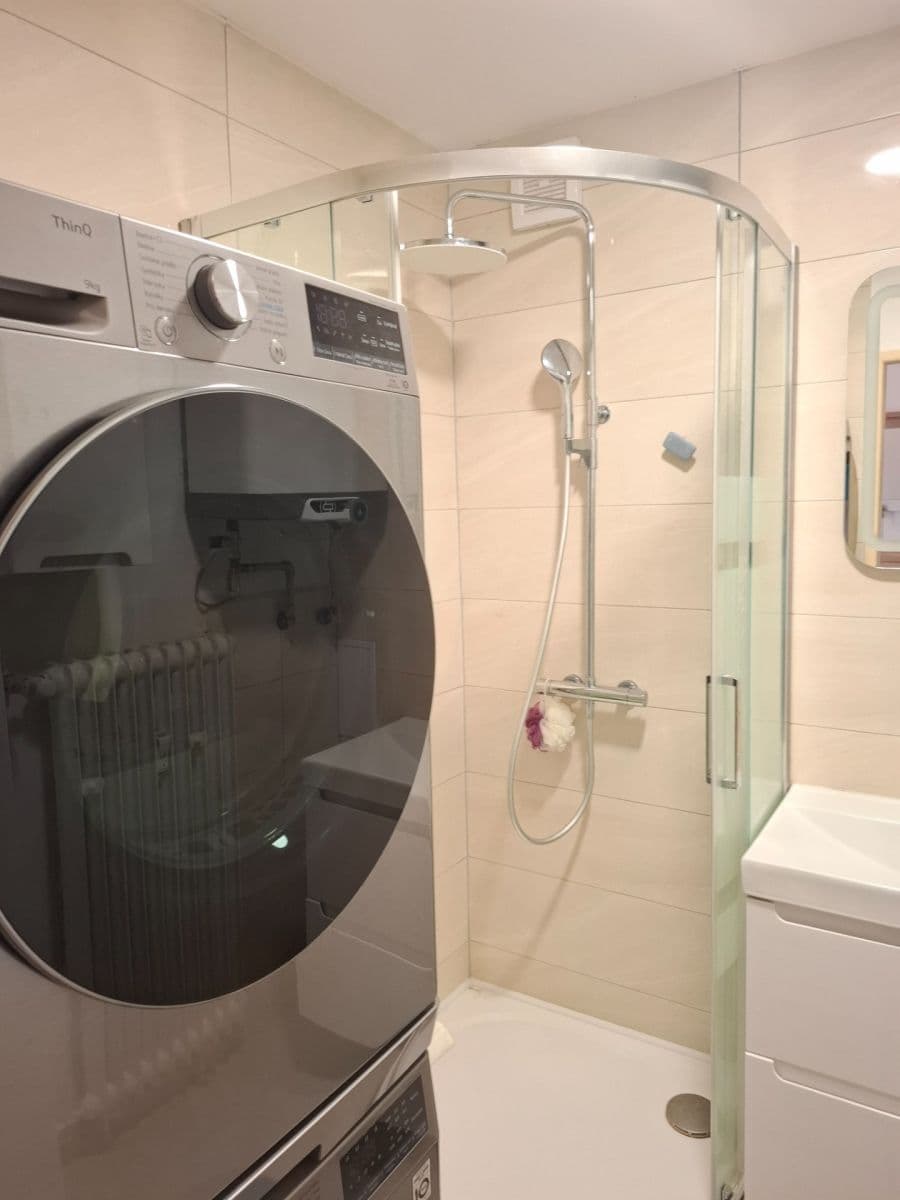 Predaj bytu 2-izbový 62 m², Ladova, Olomouc, Olomoucký kraj Predaj bytu 2-izbový 62 m², Ladova, Olomouc, Olomoucký kraj