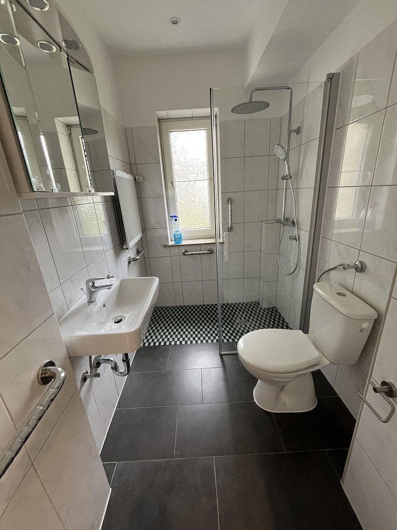 Prenájom bytu 2-izbový 55 m², Düsseldorf, Severné Porýnie - Westfálsko Prenájom bytu 2-izbový 55 m², Düsseldorf, Severné Porýnie - Westfálsko