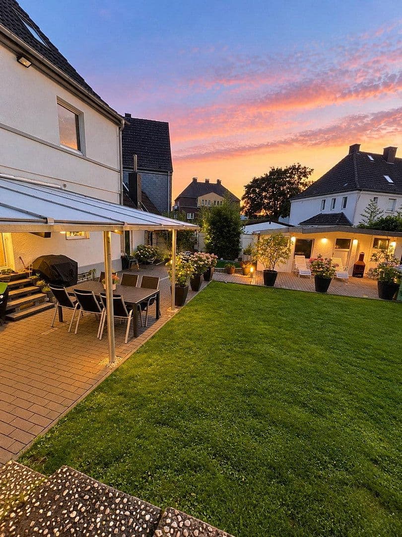 Predaj domu 175 m², pozemok 445 m², Castroper Hellweg 171, Bochum, Severné Porýnie - Westfálsko Predaj domu 175 m², pozemok 445 m², Castroper Hellweg 171, Bochum, Severné Porýnie - Westfálsko