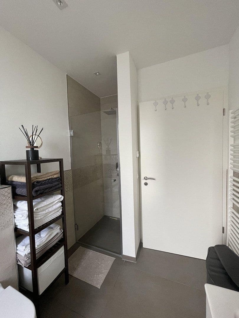 Prenájom bytu 3-izbový 96 m², Sankt Augustin, Severné Porýnie - Westfálsko Prenájom bytu 3-izbový 96 m², Sankt Augustin, Severné Porýnie - Westfálsko