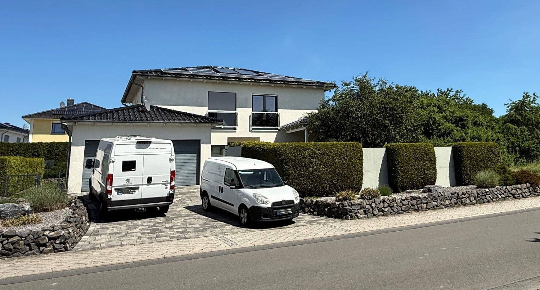 Predaj domu 160 m², pozemok 736 m², Lohfelden, Hesensko Predaj domu 160 m², pozemok 736 m², Lohfelden, Hesensko