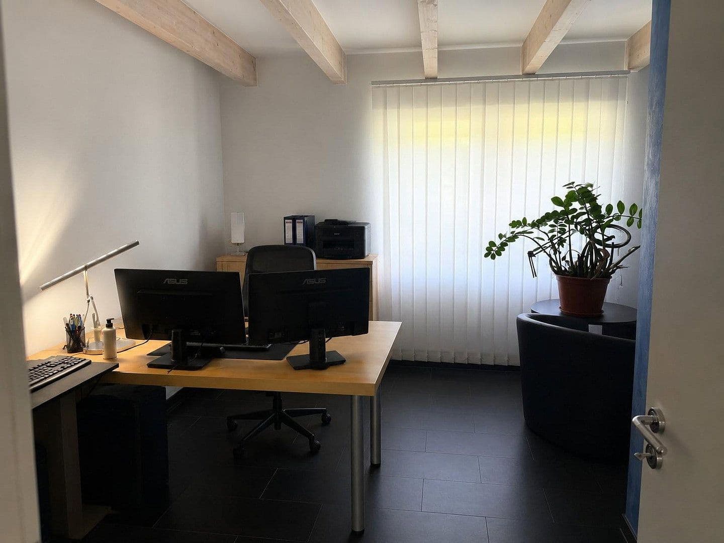 Predaj domu 160 m², pozemok 736 m², Lohfelden, Hesensko Predaj domu 160 m², pozemok 736 m², Lohfelden, Hesensko