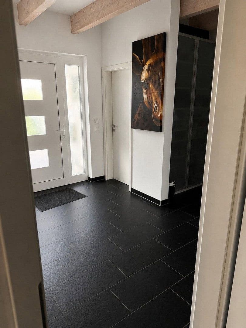 Predaj domu 160 m², pozemok 736 m², Lohfelden, Hesensko Predaj domu 160 m², pozemok 736 m², Lohfelden, Hesensko