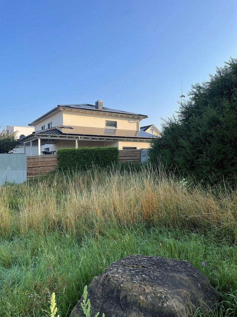 Predaj domu 160 m², pozemok 736 m², Lohfelden, Hesensko Predaj domu 160 m², pozemok 736 m², Lohfelden, Hesensko