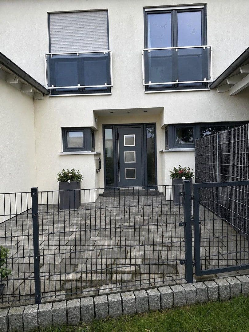 Predaj domu 160 m², pozemok 736 m², Lohfelden, Hesensko Predaj domu 160 m², pozemok 736 m², Lohfelden, Hesensko
