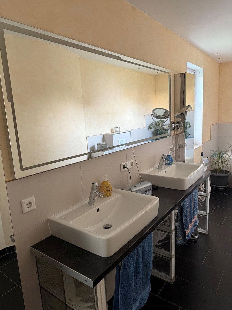 Predaj domu 160 m², pozemok 736 m², Lohfelden, Hesensko Predaj domu 160 m², pozemok 736 m², Lohfelden, Hesensko