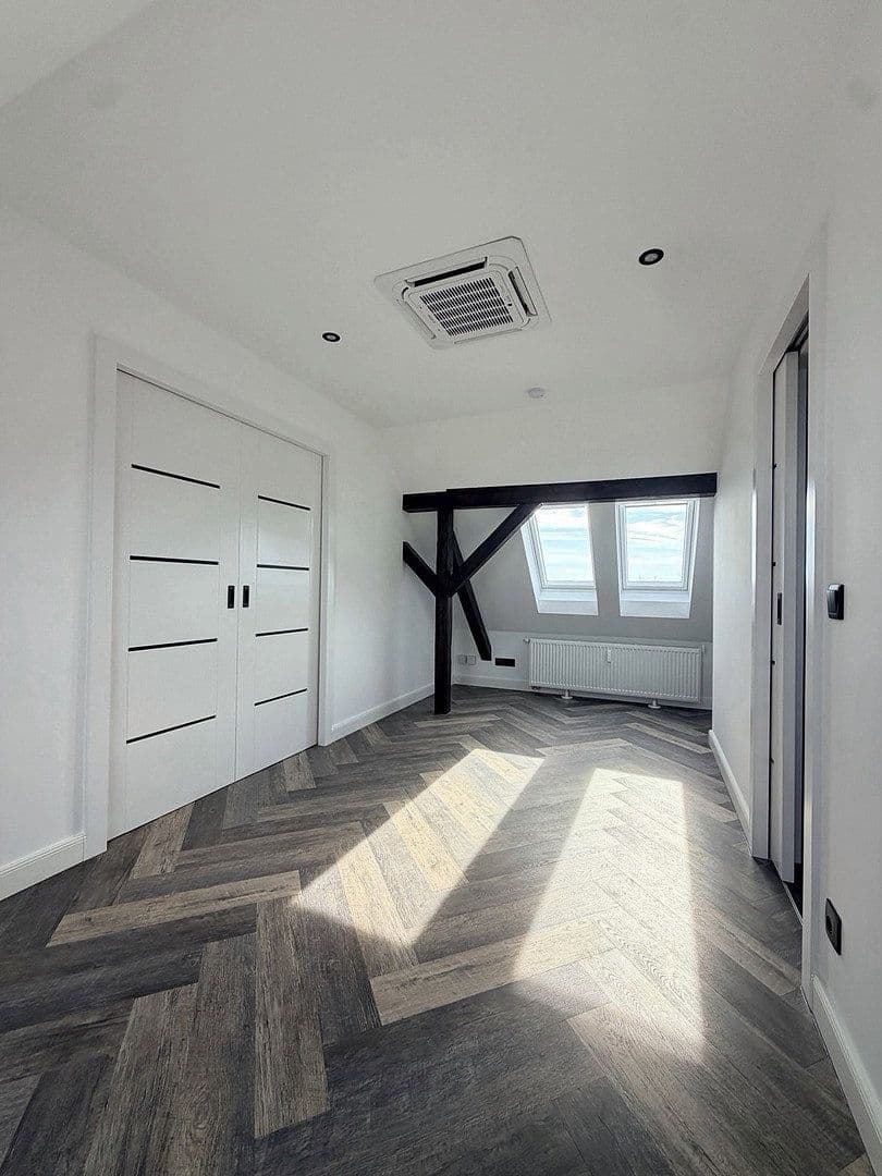 Prenájom bytu 4-izbový 117 m², Dresdener Str. 18, Spremberg, Brandenbursko Prenájom bytu 4-izbový 117 m², Dresdener Str. 18, Spremberg, Brandenbursko