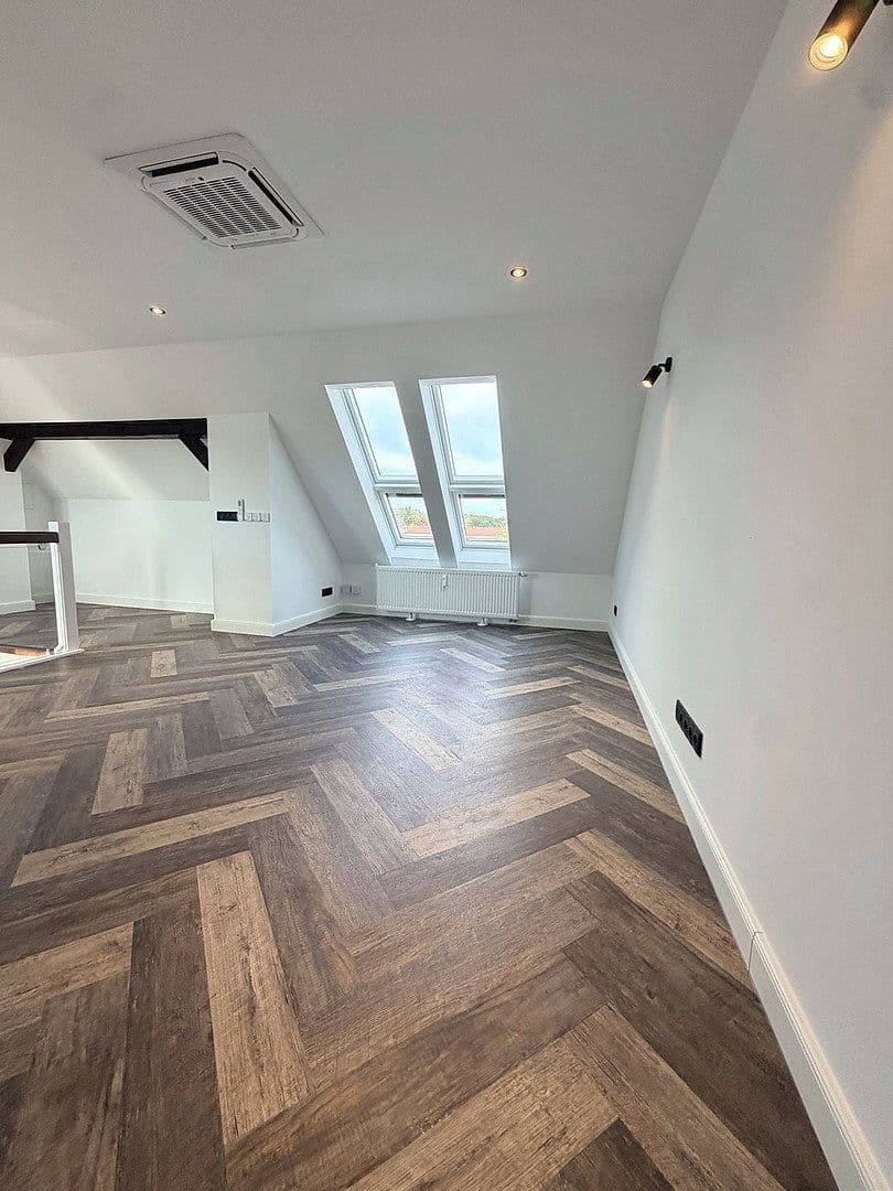 Prenájom bytu 4-izbový 117 m², Dresdener Str. 18, Spremberg, Brandenbursko Prenájom bytu 4-izbový 117 m², Dresdener Str. 18, Spremberg, Brandenbursko