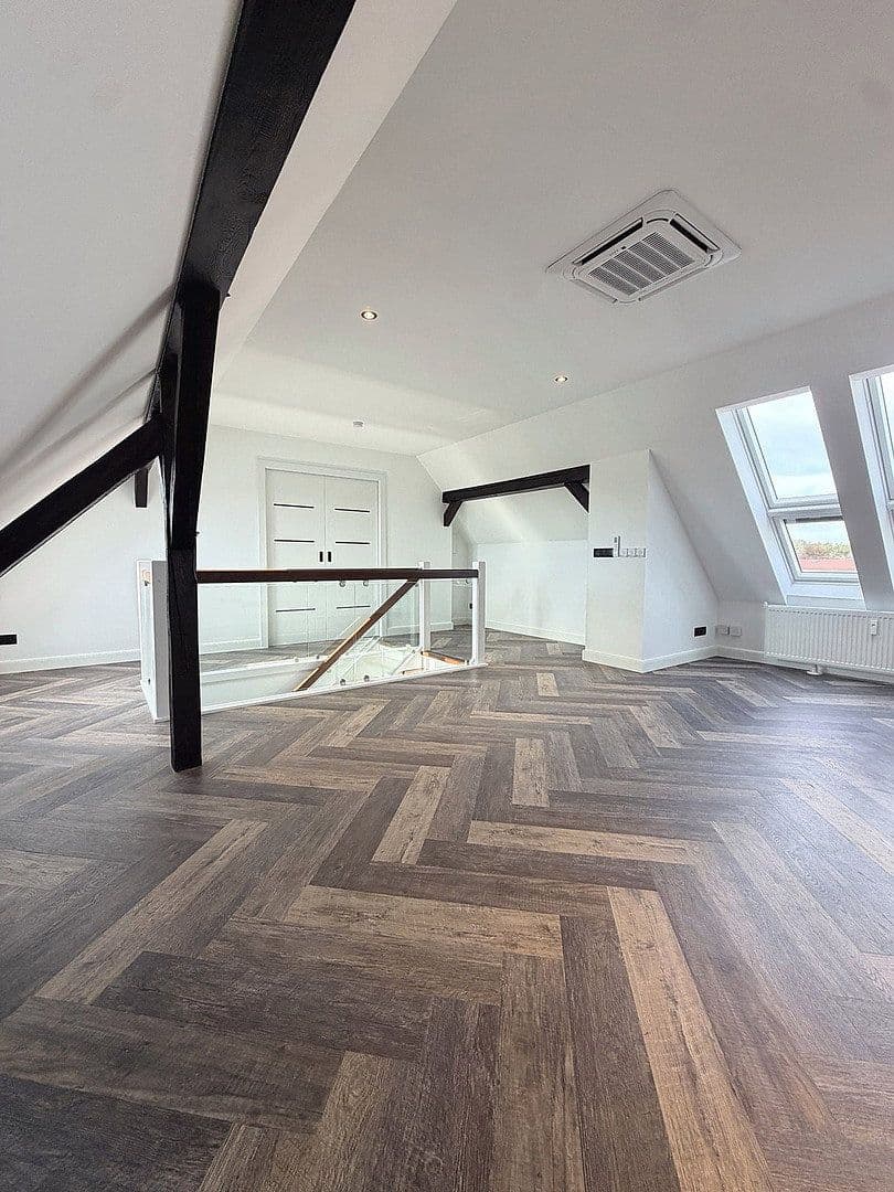Prenájom bytu 4-izbový 117 m², Dresdener Str. 18, Spremberg, Brandenbursko Prenájom bytu 4-izbový 117 m², Dresdener Str. 18, Spremberg, Brandenbursko
