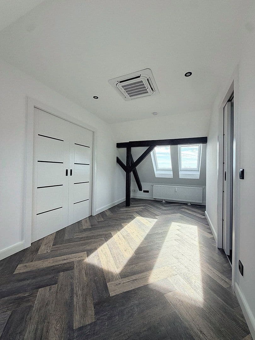 Prenájom bytu 4-izbový 117 m², Dresdener Str. 18, Spremberg, Brandenbursko Prenájom bytu 4-izbový 117 m², Dresdener Str. 18, Spremberg, Brandenbursko