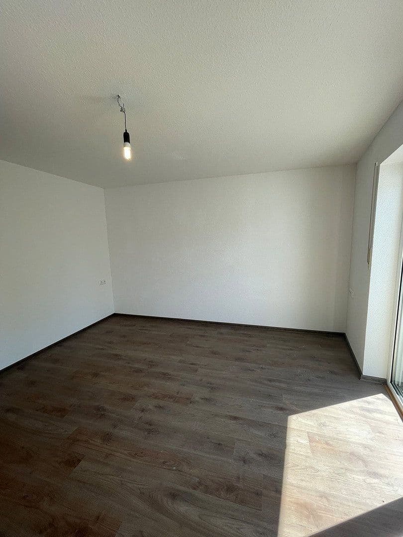 Prenájom bytu 2-izbový 68 m², Öhringen, Bádensko-Wurttembersko Prenájom bytu 2-izbový 68 m², Öhringen, Bádensko-Wurttembersko