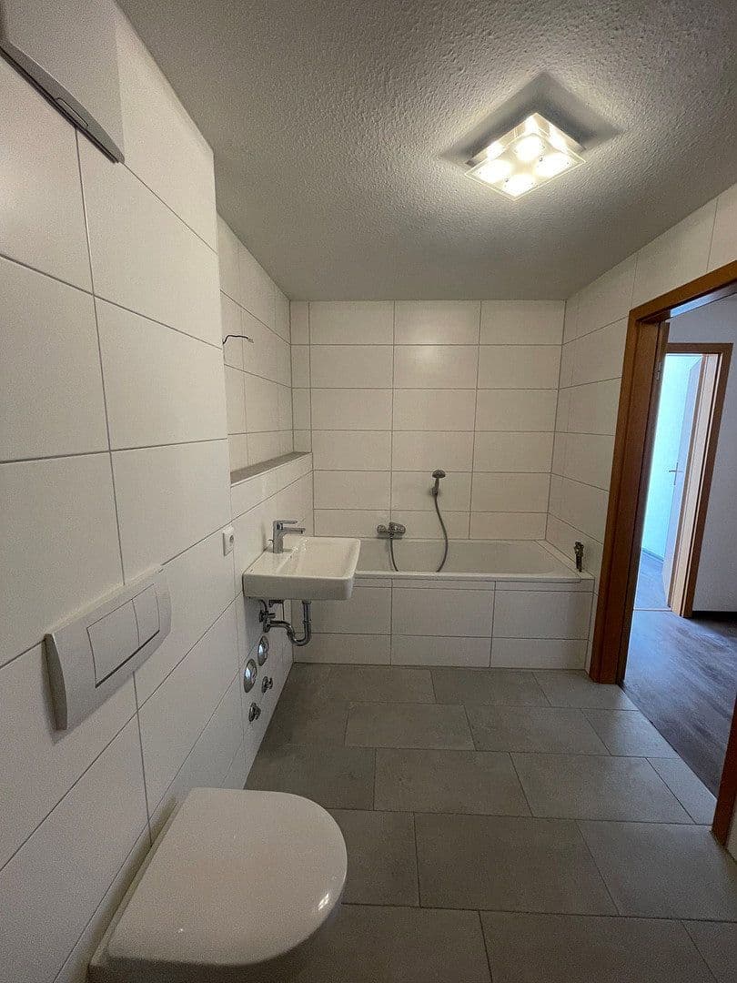 Prenájom bytu 2-izbový 68 m², Öhringen, Bádensko-Wurttembersko Prenájom bytu 2-izbový 68 m², Öhringen, Bádensko-Wurttembersko
