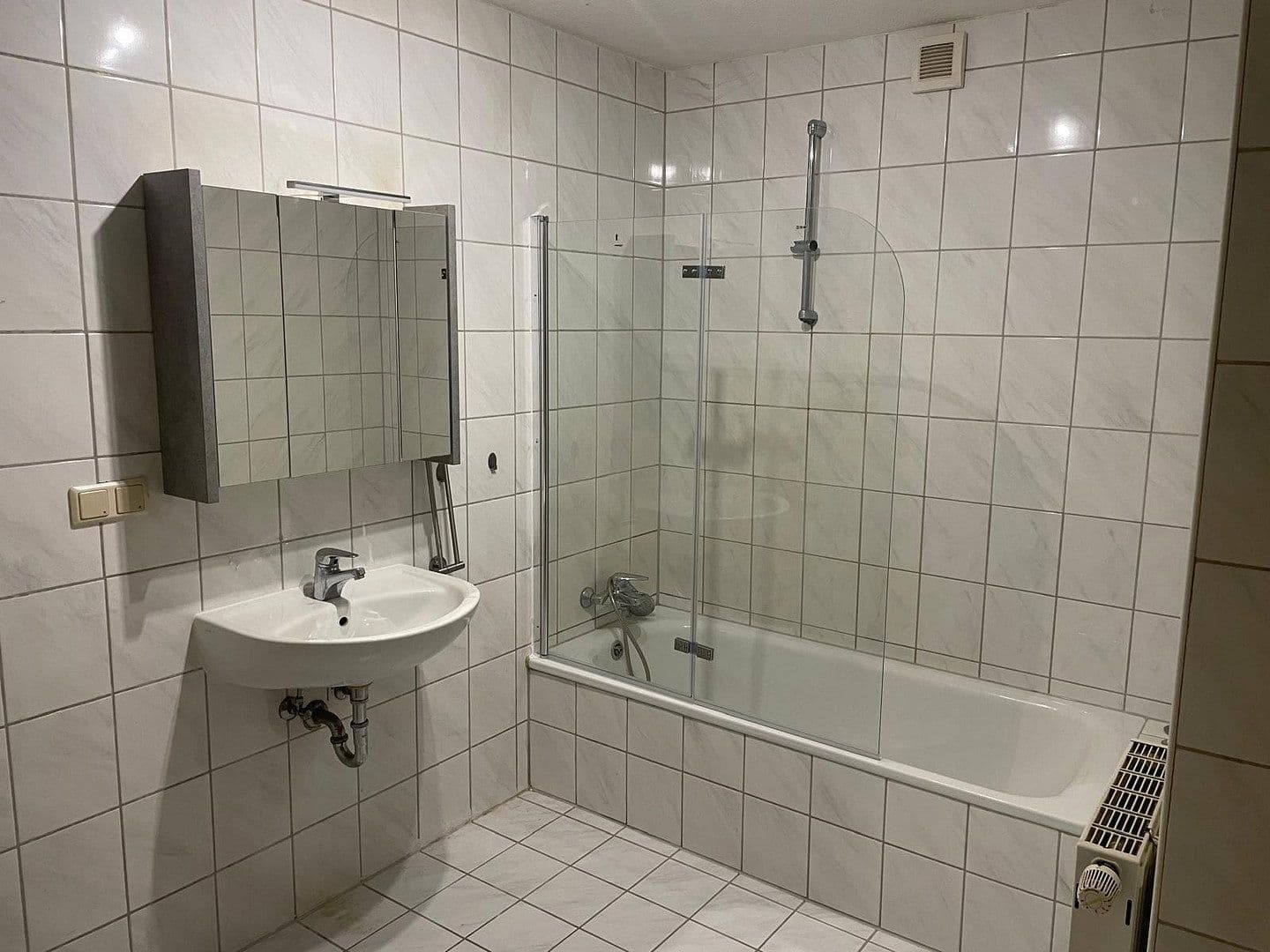 Prenájom bytu 1-izbový 48 m², Grünstadter Straße 23, Enkenbach-Alsenborn, Porýnie-Falcko Prenájom bytu 1-izbový 48 m², Grünstadter Straße 23, Enkenbach-Alsenborn, Porýnie-Falcko